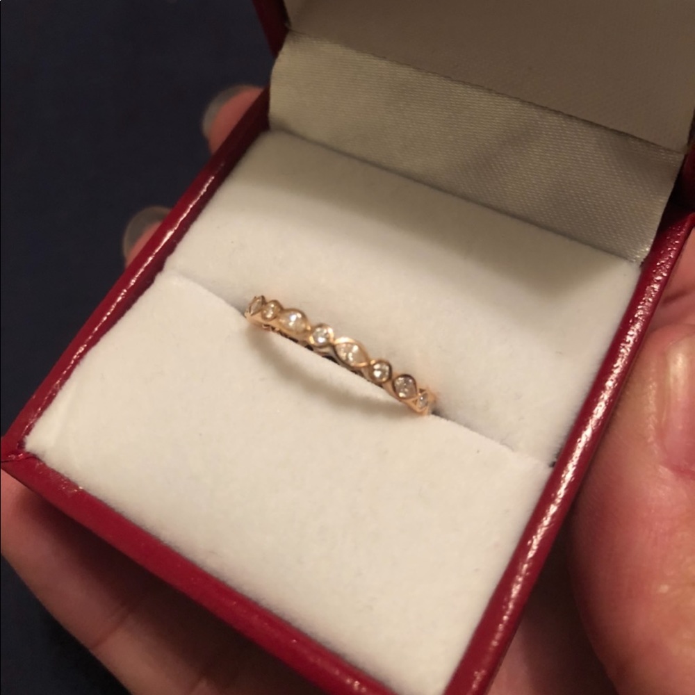 18k rose gold ring with diamonds size 4.5